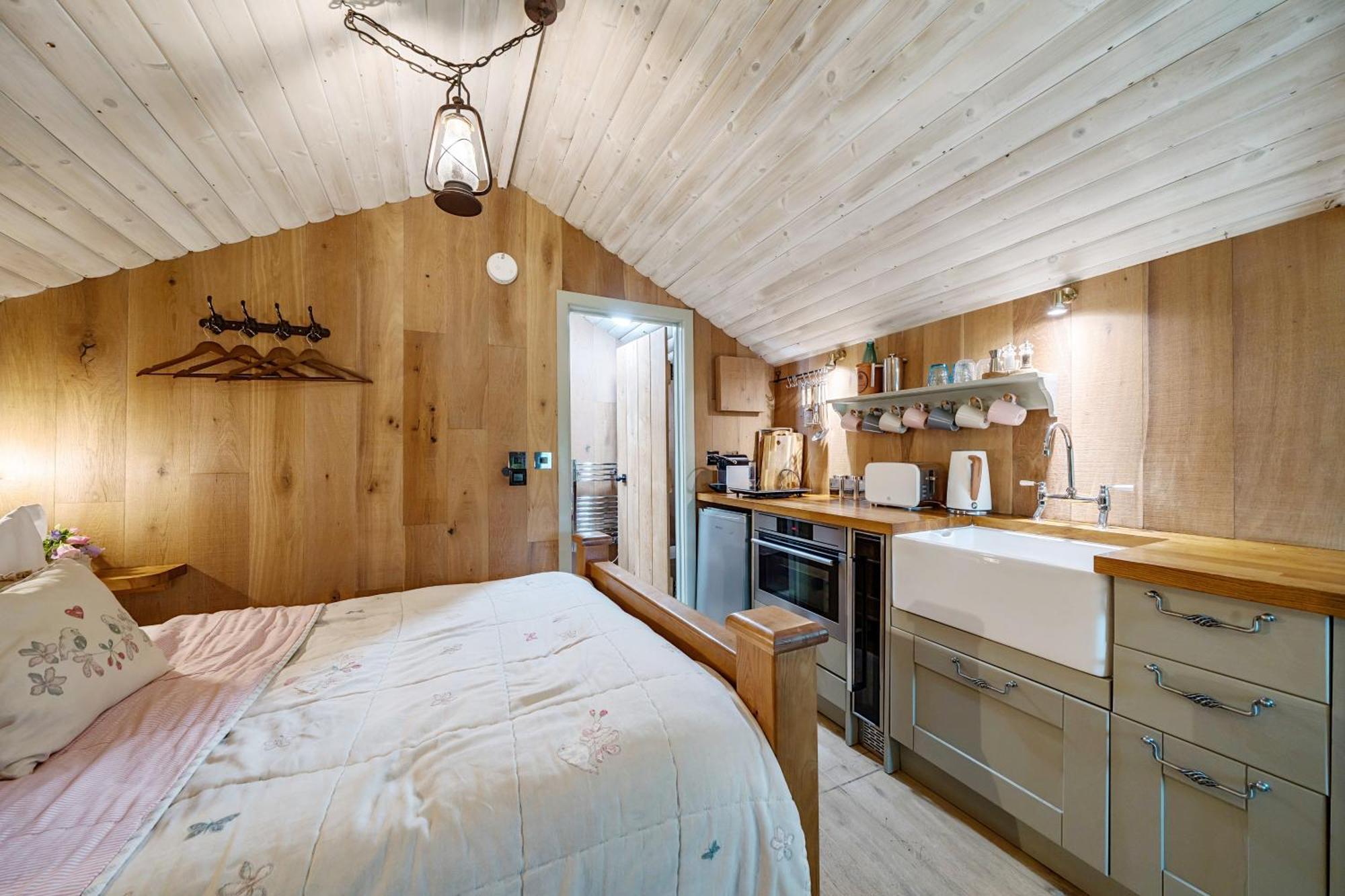 The Treehouse At Salcombe Farm Villa Exterior photo